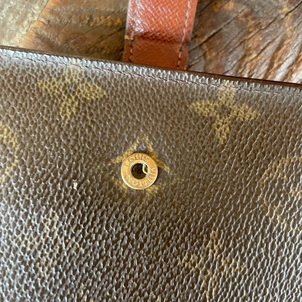 Louis Vuitton vintage zipper monogram bifold wallet